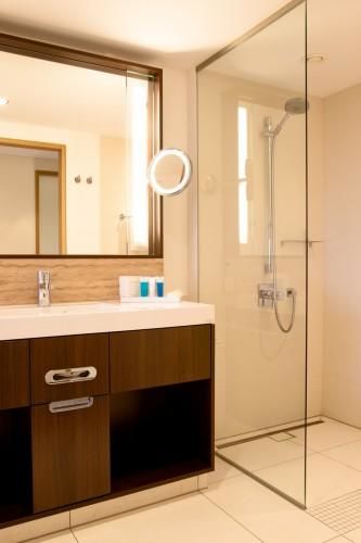 Silva H&ocirc;tel Spa-Balmoral - Chambre design avec vue sur la for&ecirc;t