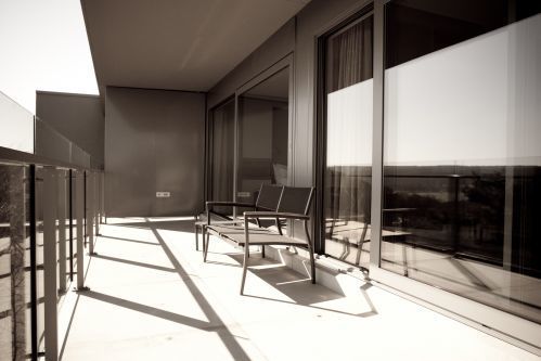 balcon-lake-side-suite